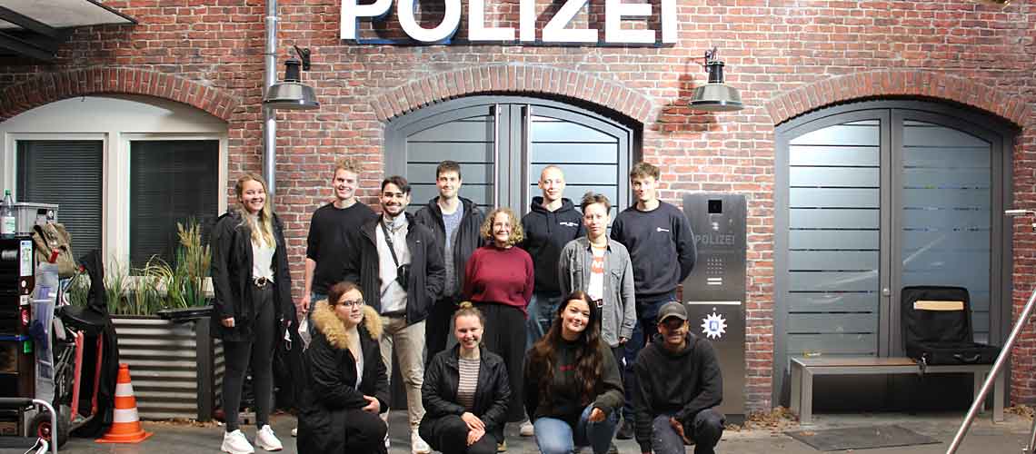 Ausbildung und Praktika Ausbildung und Praktika