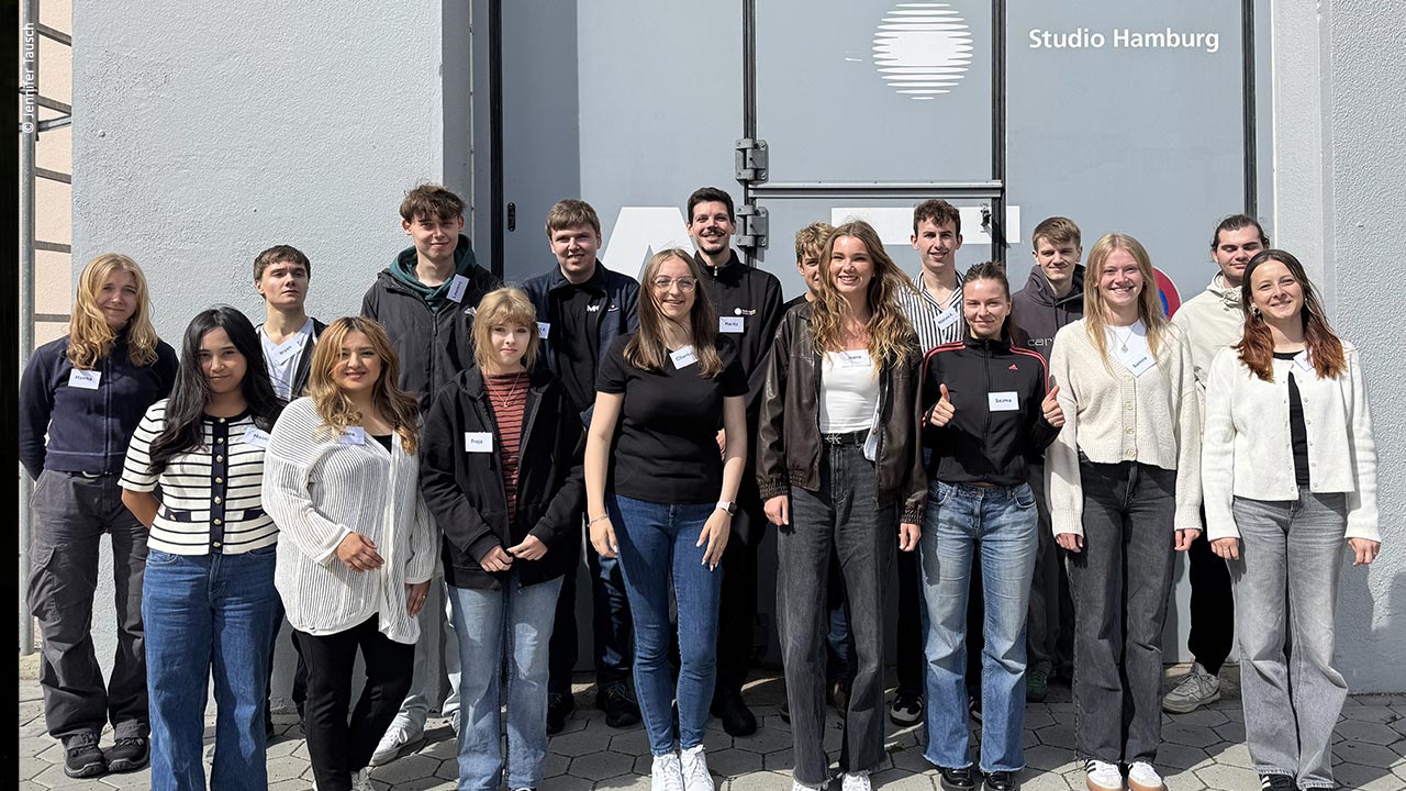 Ausbildung und Praktika Ausbildung und Praktika